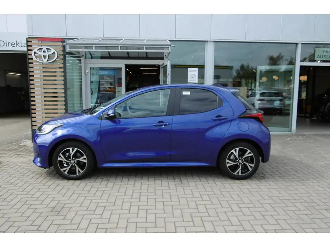 Toyota Yaris - Thumbnail 2