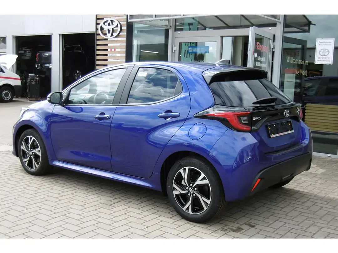Toyota Yaris - Thumbnail 3