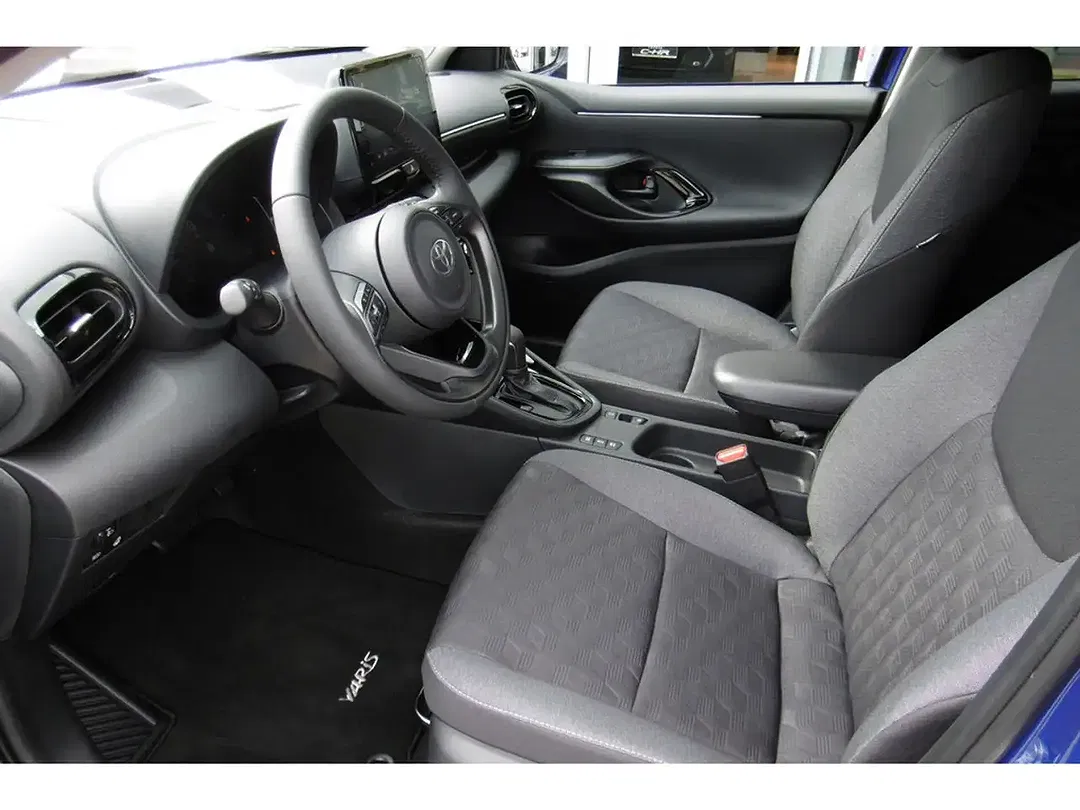 Toyota Yaris - Thumbnail 9