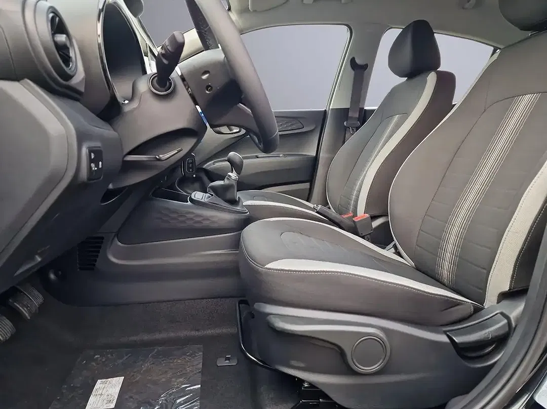Hyundai i10 - Thumbnail 9