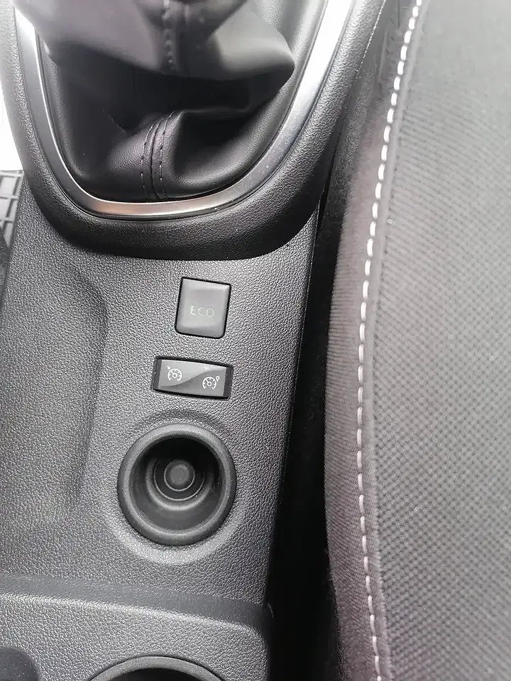 Renault Captur - Thumbnail 10