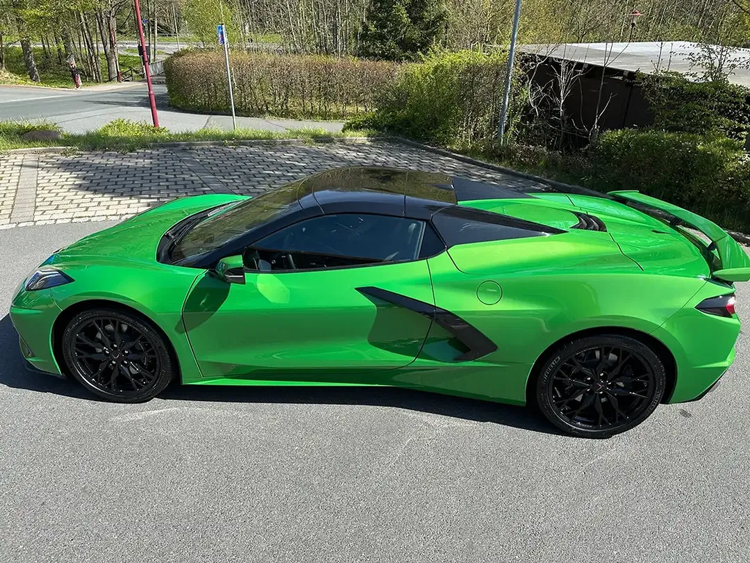 Corvette C8 - Thumbnail 10