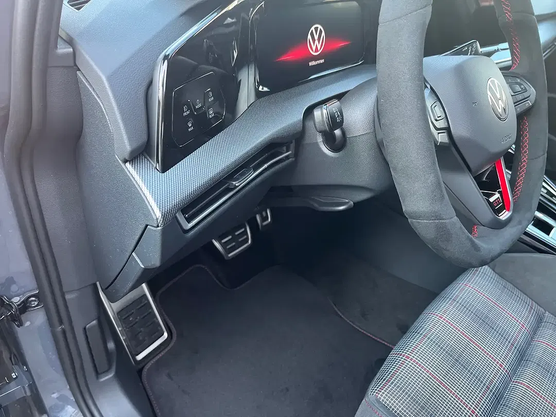 Volkswagen Golf GTI - Thumbnail 12