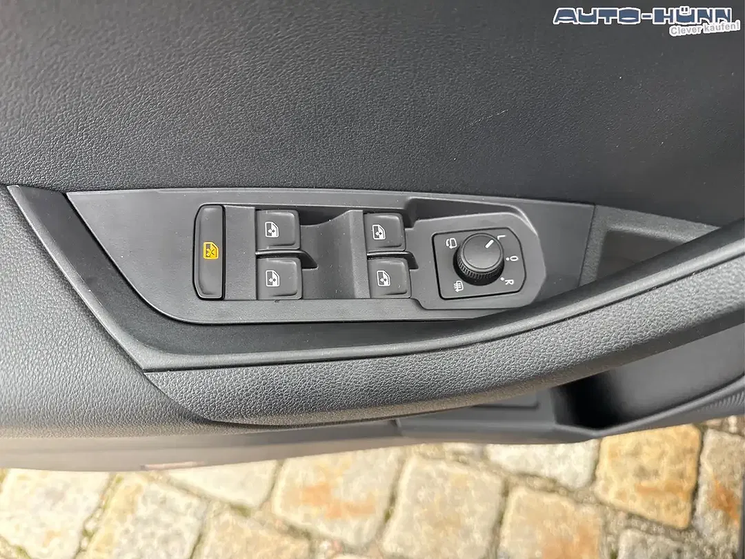 Skoda Karoq - Thumbnail 9