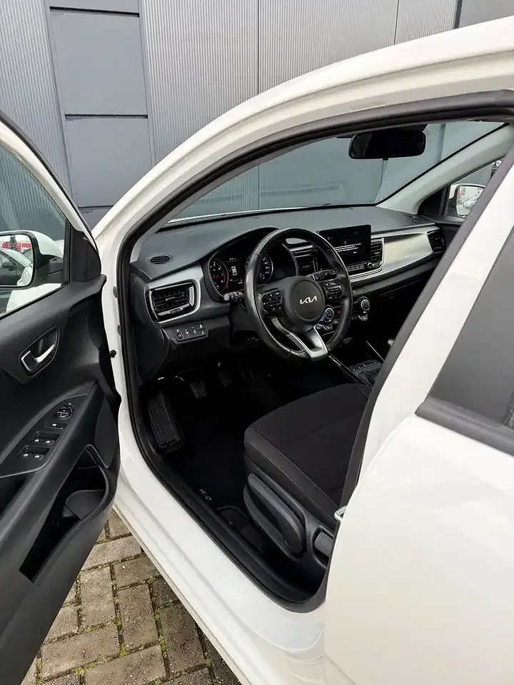 Kia Rio - Thumbnail 10