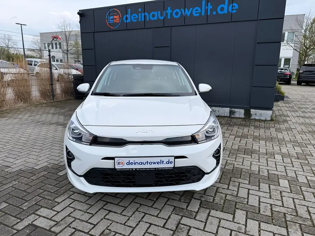 Kia Rio - Thumbnail 2