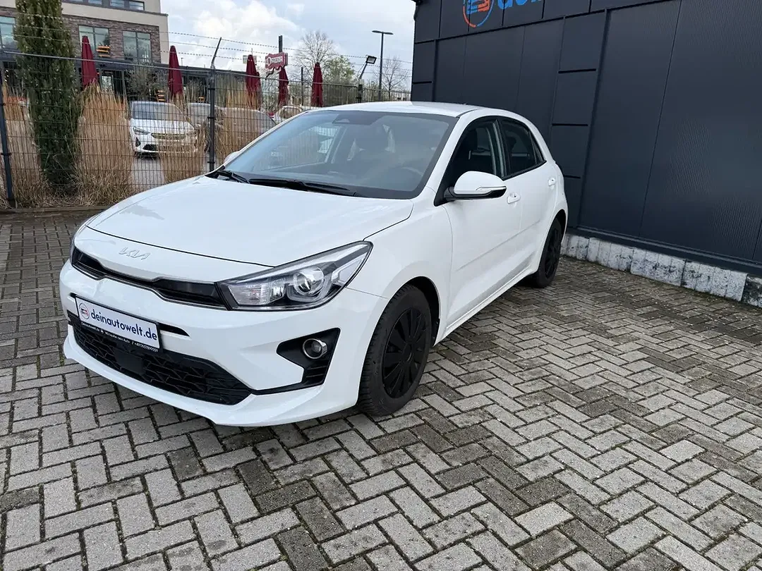 Kia Rio - Thumbnail 3