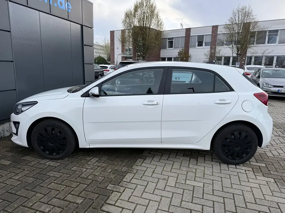 Kia Rio - Thumbnail 4