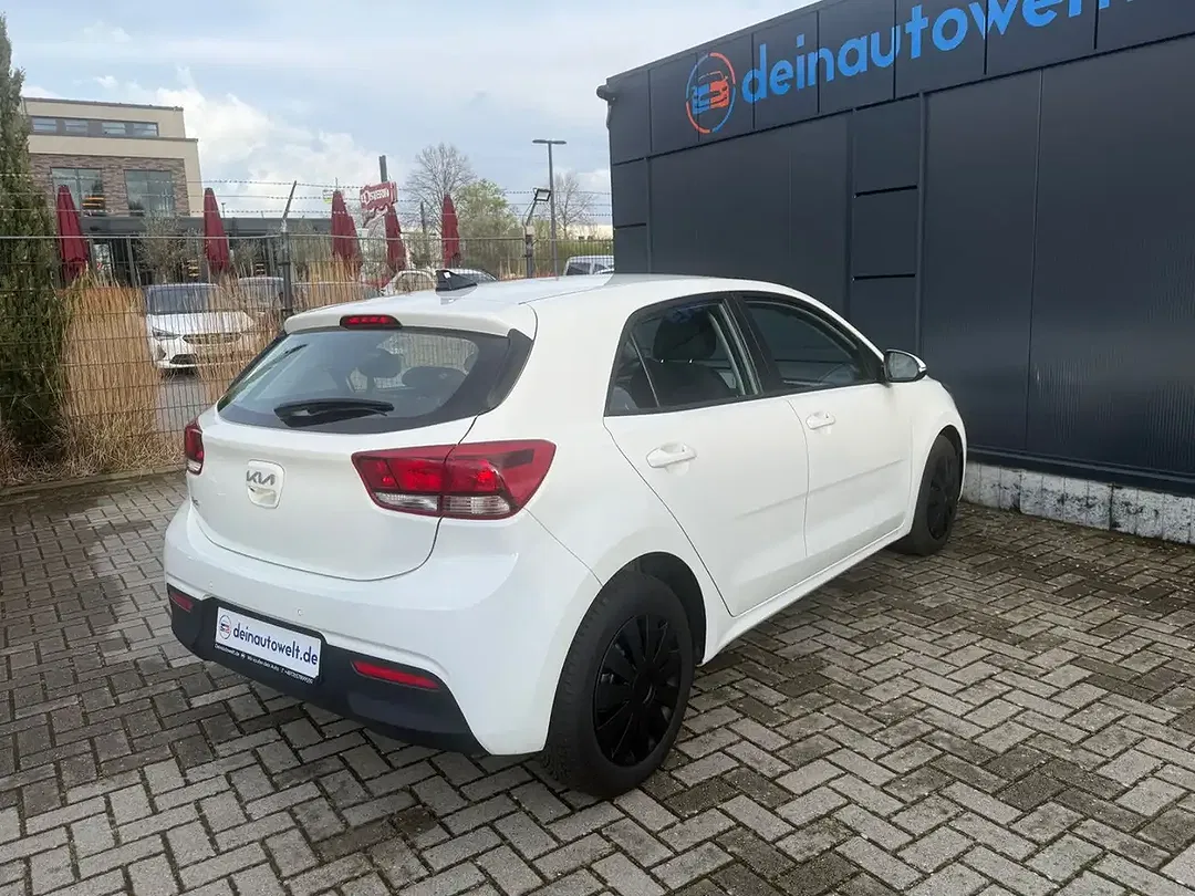 Kia Rio - Thumbnail 6