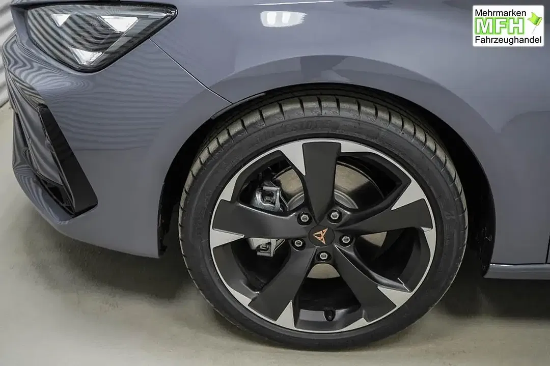 CUPRA Leon - Thumbnail 5