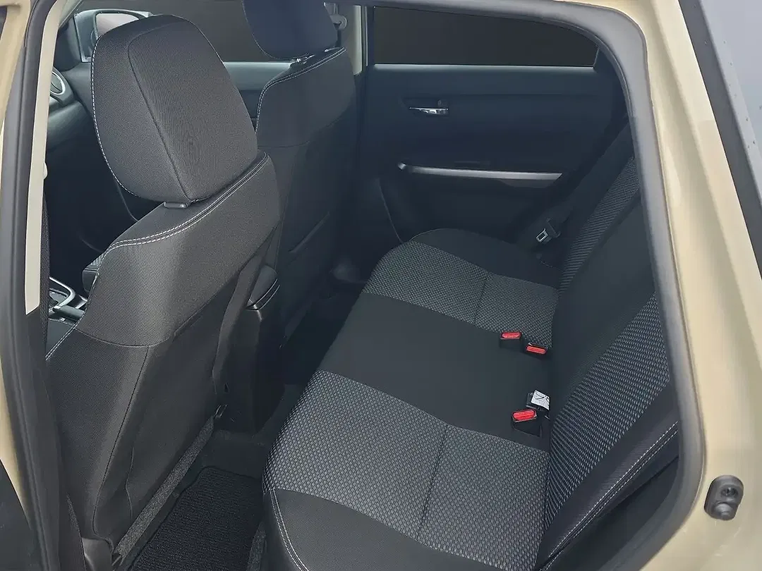 Suzuki Vitara - Thumbnail 11