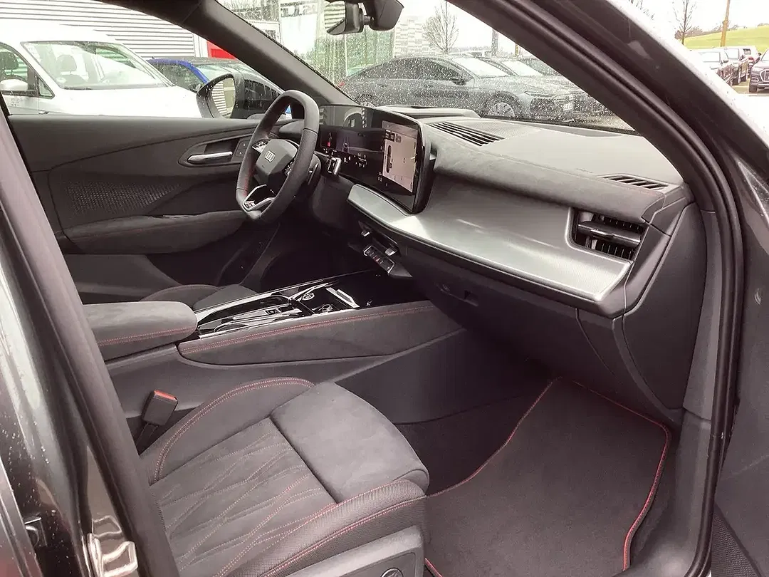 Audi Q3 - Thumbnail 11