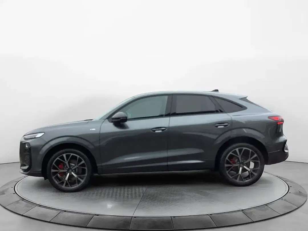 Audi Q3 - Thumbnail 2