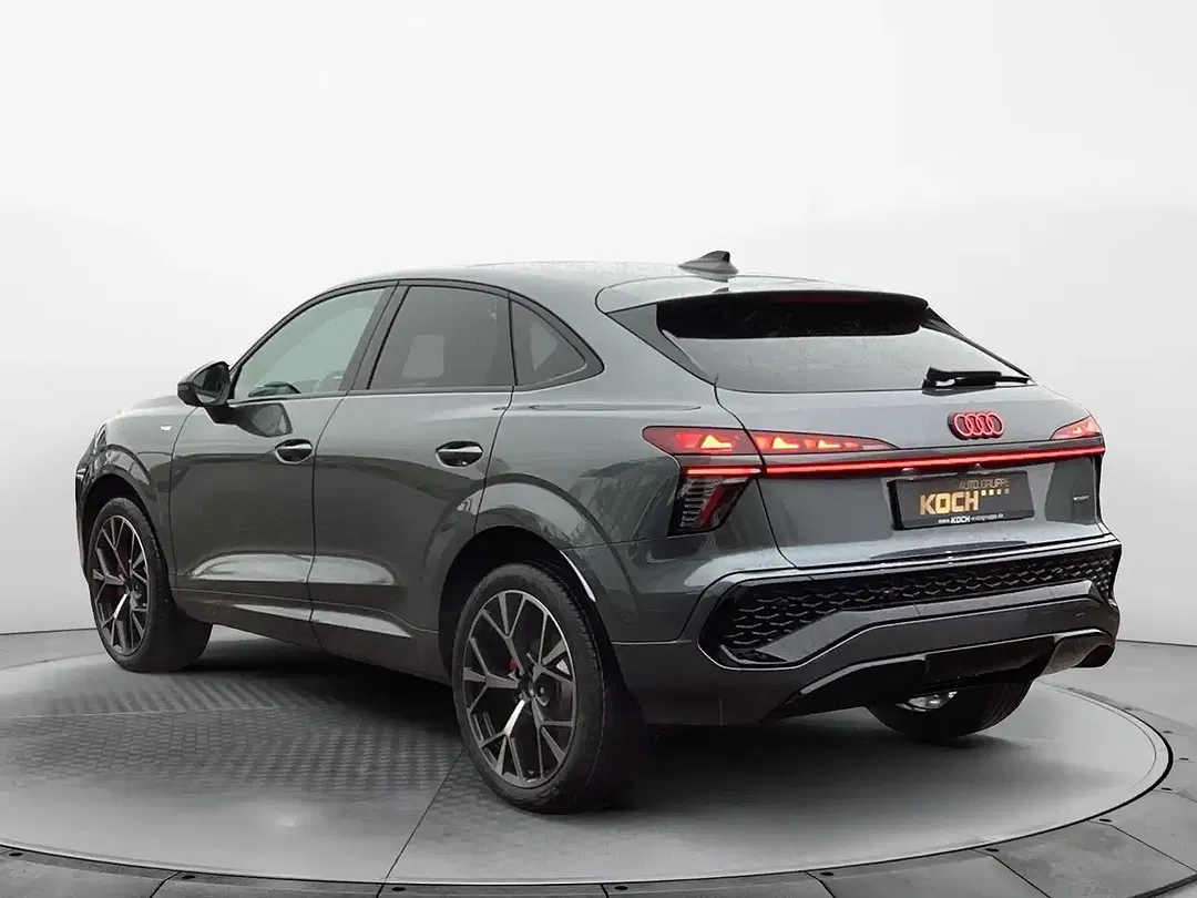 Audi Q3 - Thumbnail 3