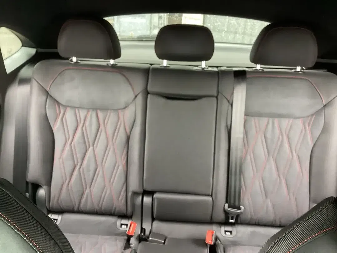 Audi Q3 - Thumbnail 9