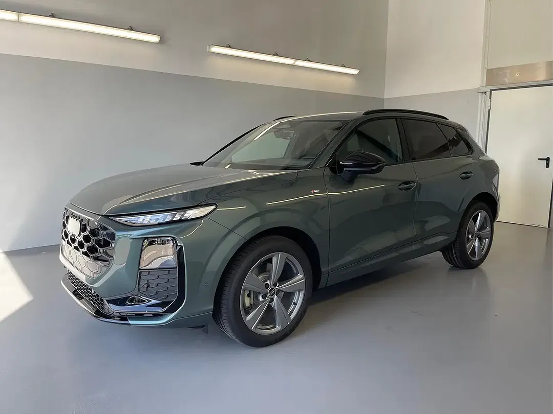 Audi Q3 - Thumbnail 1