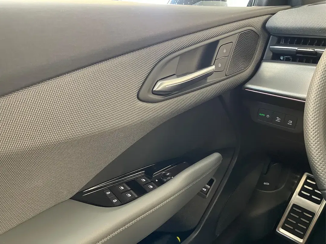 Audi Q3 - Thumbnail 9