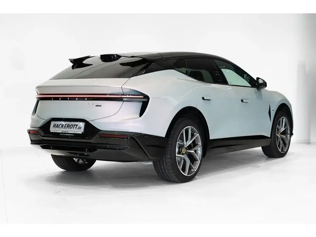 Lotus Eletre - Thumbnail 2