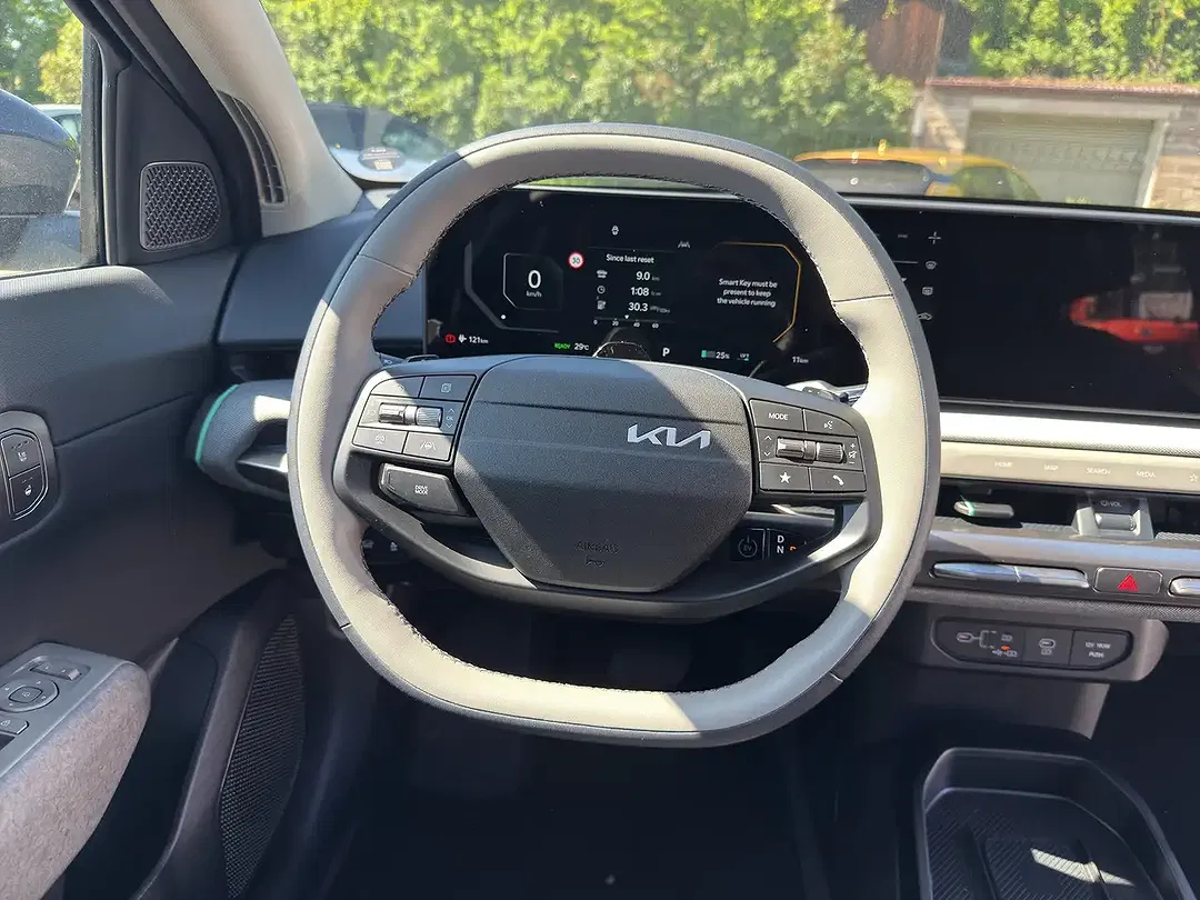 Kia EV4 - Thumbnail 10