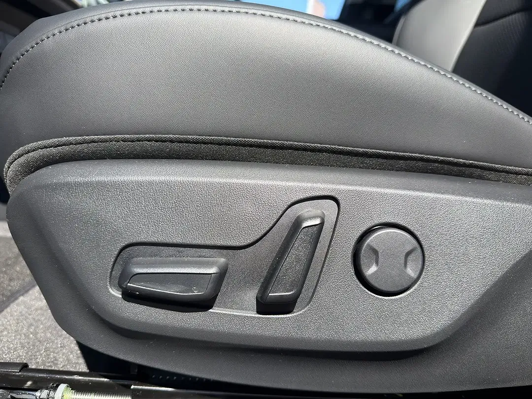 Kia EV4 - Thumbnail 15