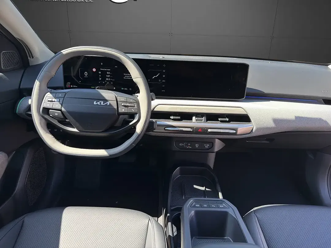 Kia EV4 - Thumbnail 9