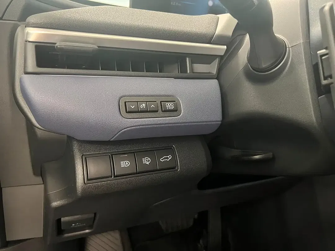Subaru Solterra - Thumbnail 13