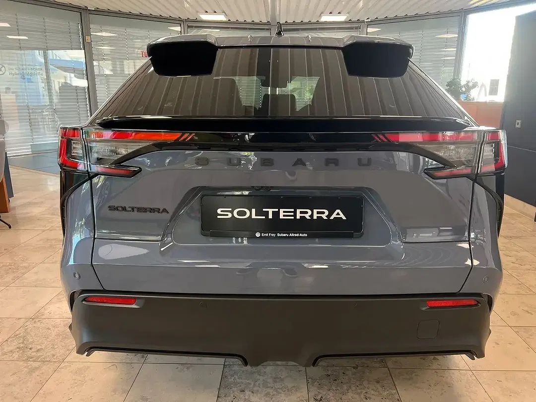 Subaru Solterra - Thumbnail 4