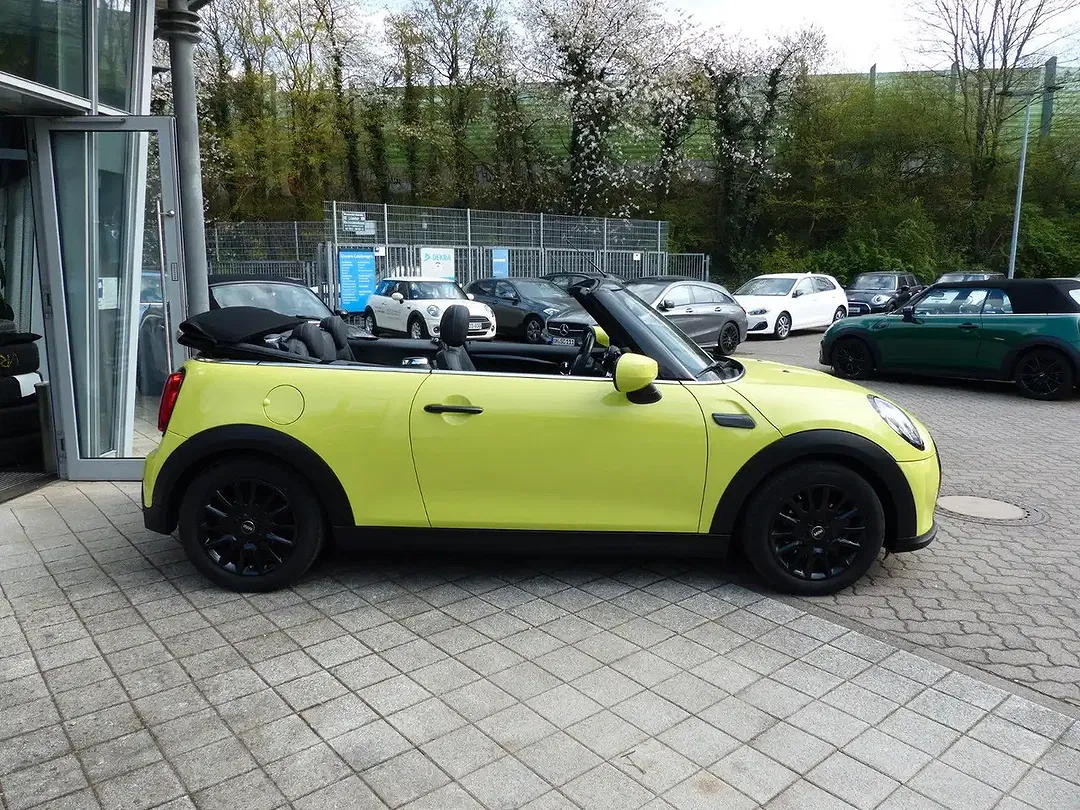 MINI One Cabrio - Thumbnail 2