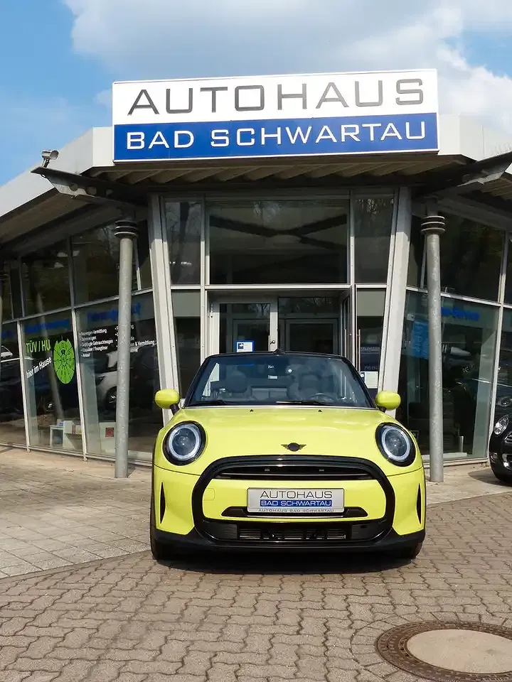MINI One Cabrio - Thumbnail 3
