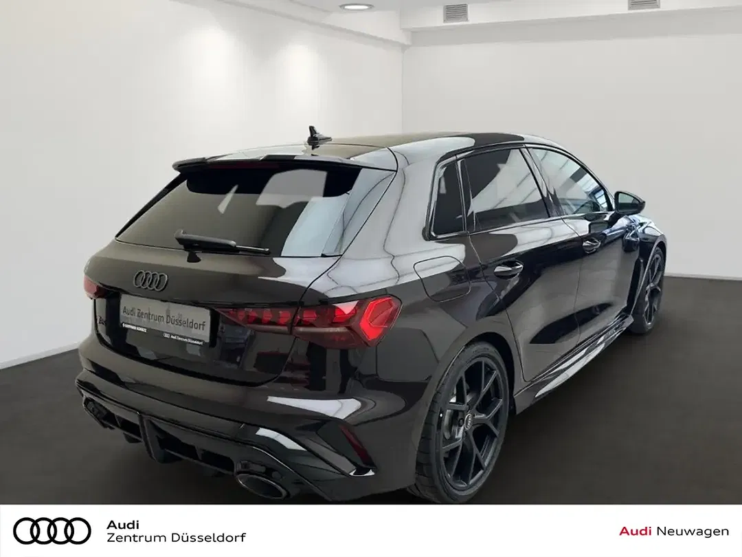 Audi RS3 - Thumbnail 4