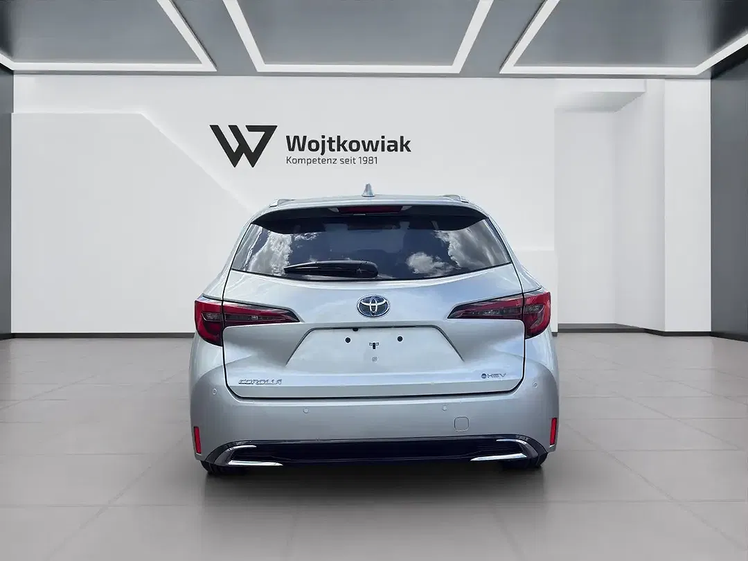 Toyota Corolla - Thumbnail 8