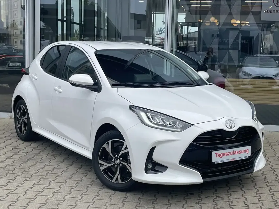 Toyota Yaris - Thumbnail 2
