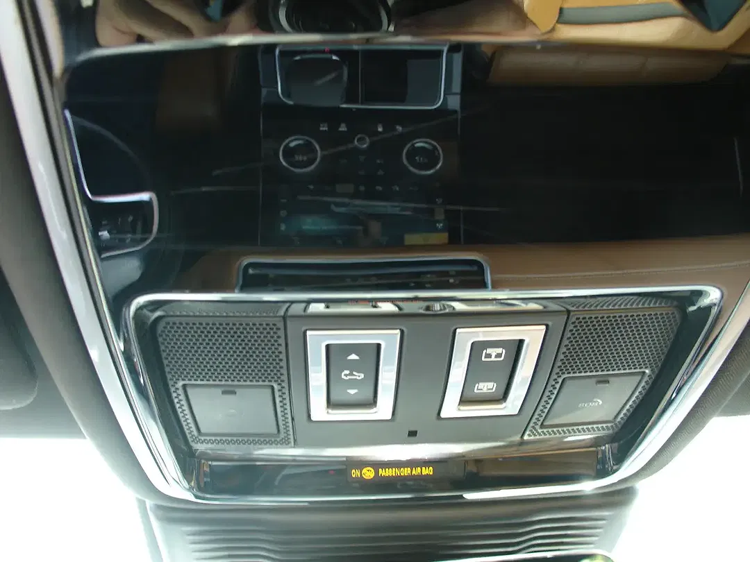 Land Rover Range Rover Velar - Thumbnail 11