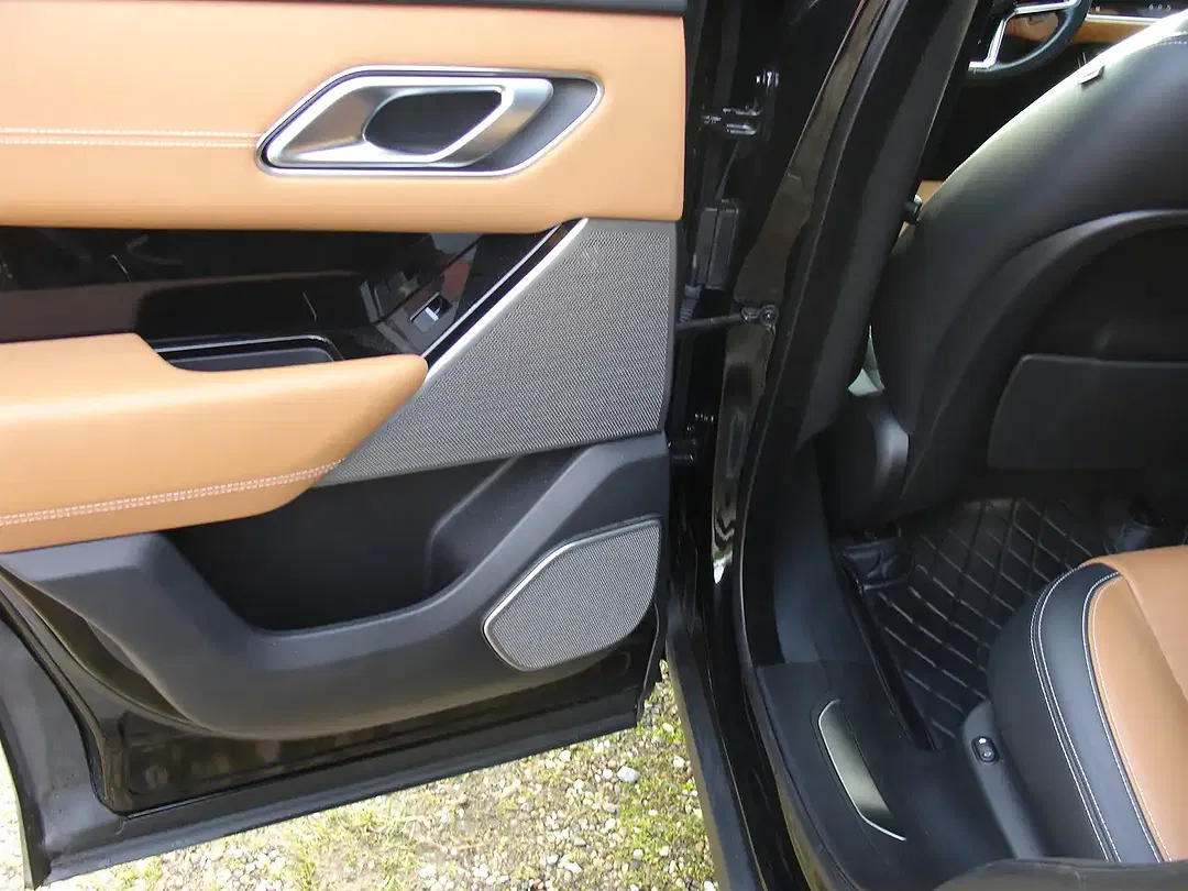Land Rover Range Rover Velar - Thumbnail 14