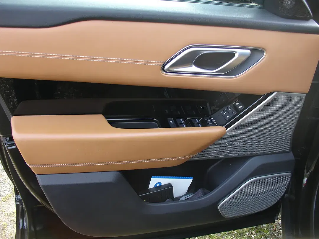 Land Rover Range Rover Velar - Thumbnail 8
