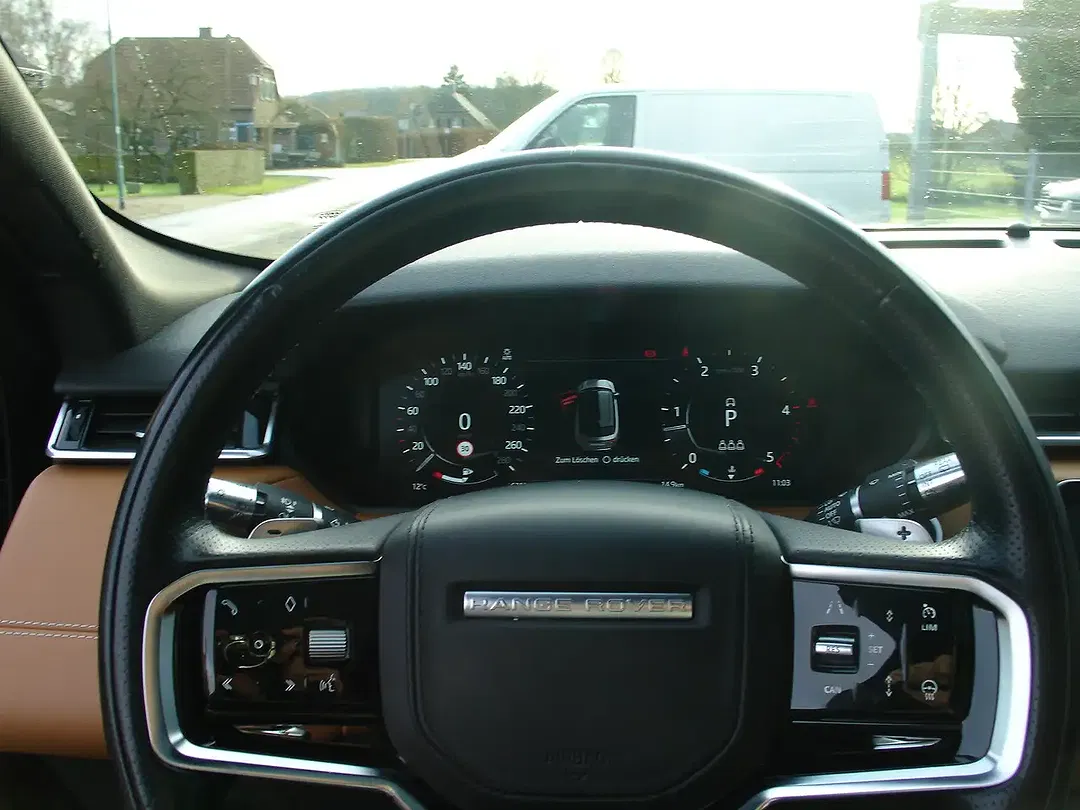 Land Rover Range Rover Velar - Thumbnail 9
