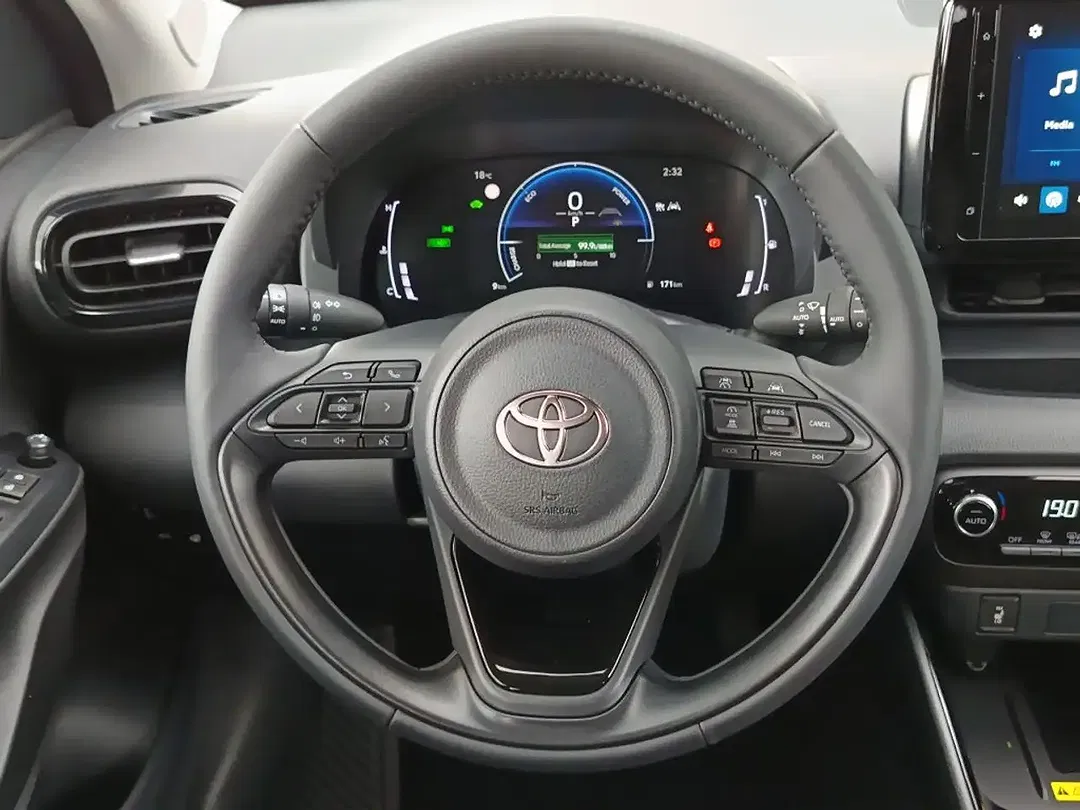 Toyota Yaris - Thumbnail 11