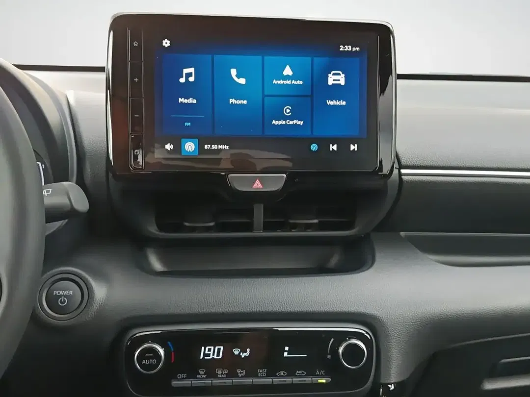 Toyota Yaris - Thumbnail 13