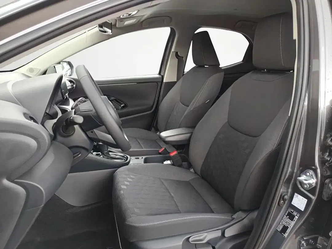 Toyota Yaris - Thumbnail 9