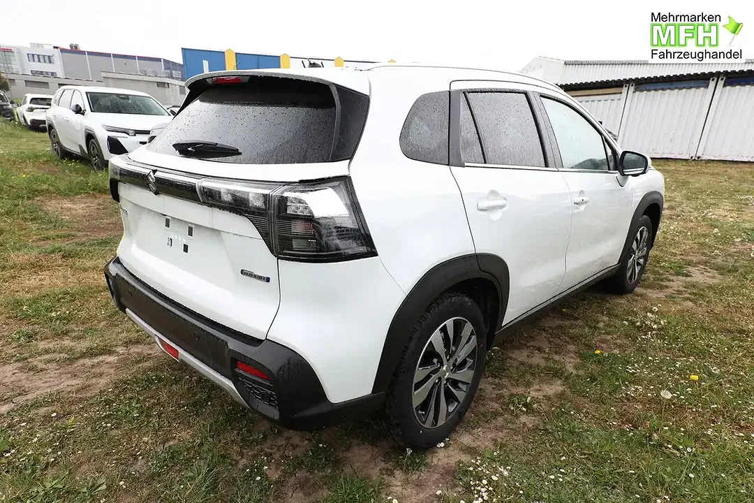 Suzuki S-Cross - Thumbnail 2
