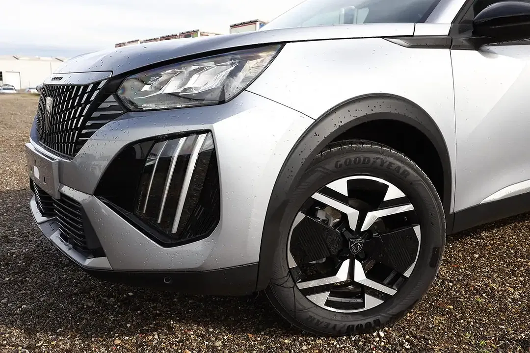 Peugeot 2008 - Thumbnail 5