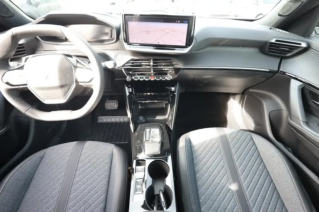 Peugeot 2008 - Thumbnail 8