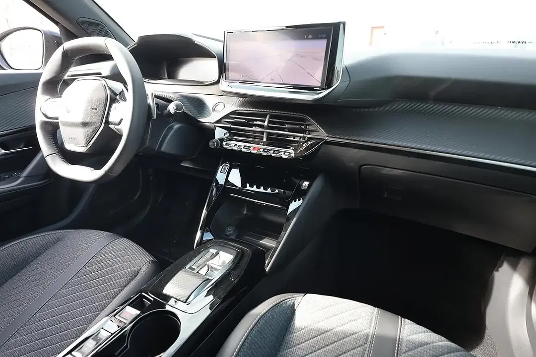 Peugeot 2008 - Thumbnail 9