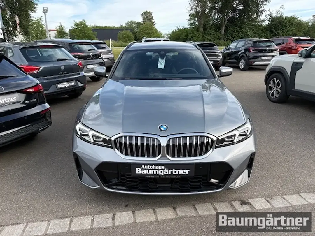 BMW 330 - Thumbnail 2