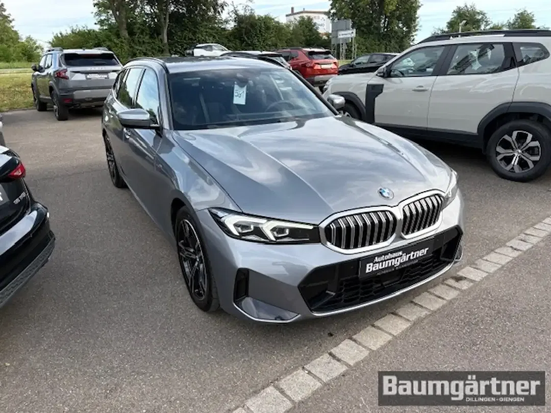 BMW 330 - Thumbnail 3