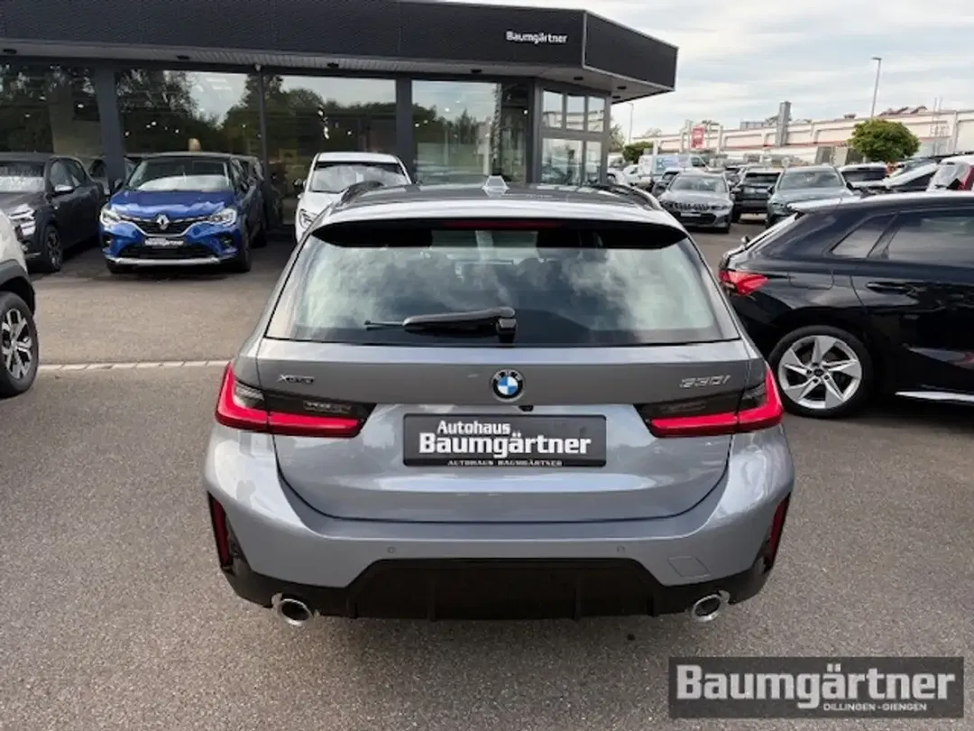BMW 330 - Thumbnail 5
