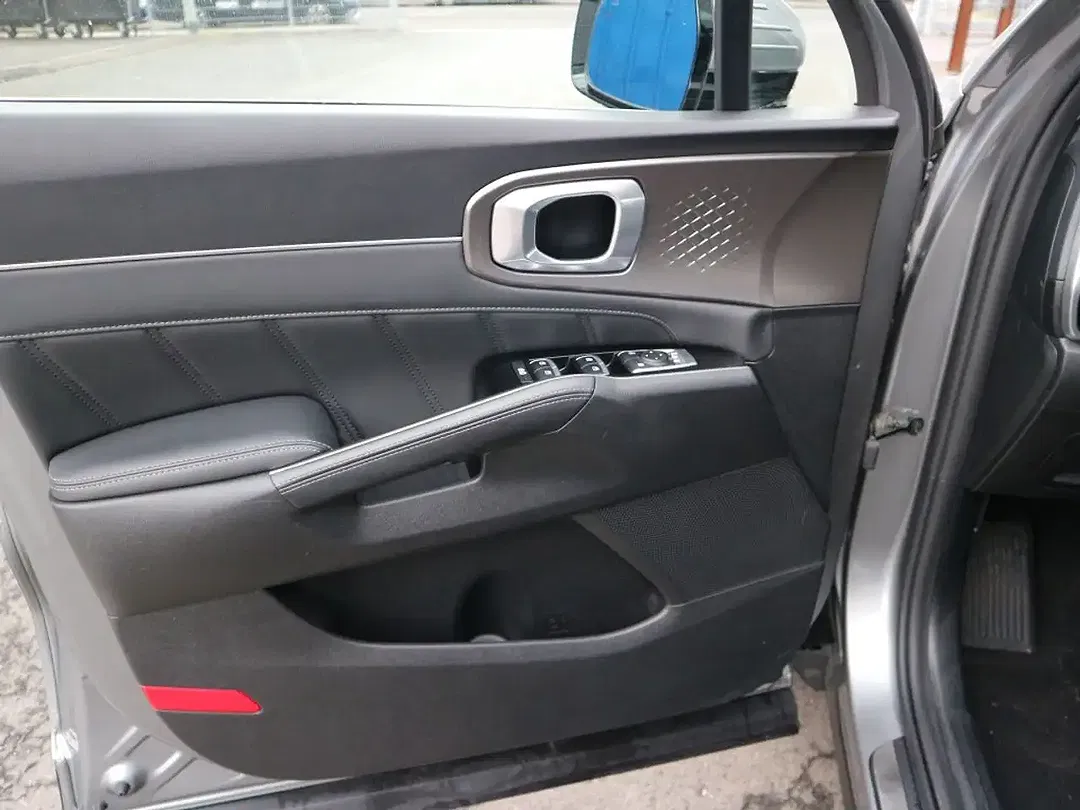 Kia Sorento - Thumbnail 11