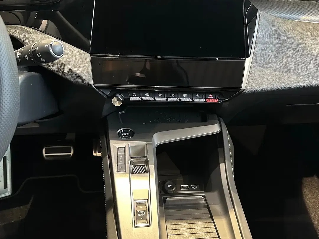 Peugeot 308 - Thumbnail 11
