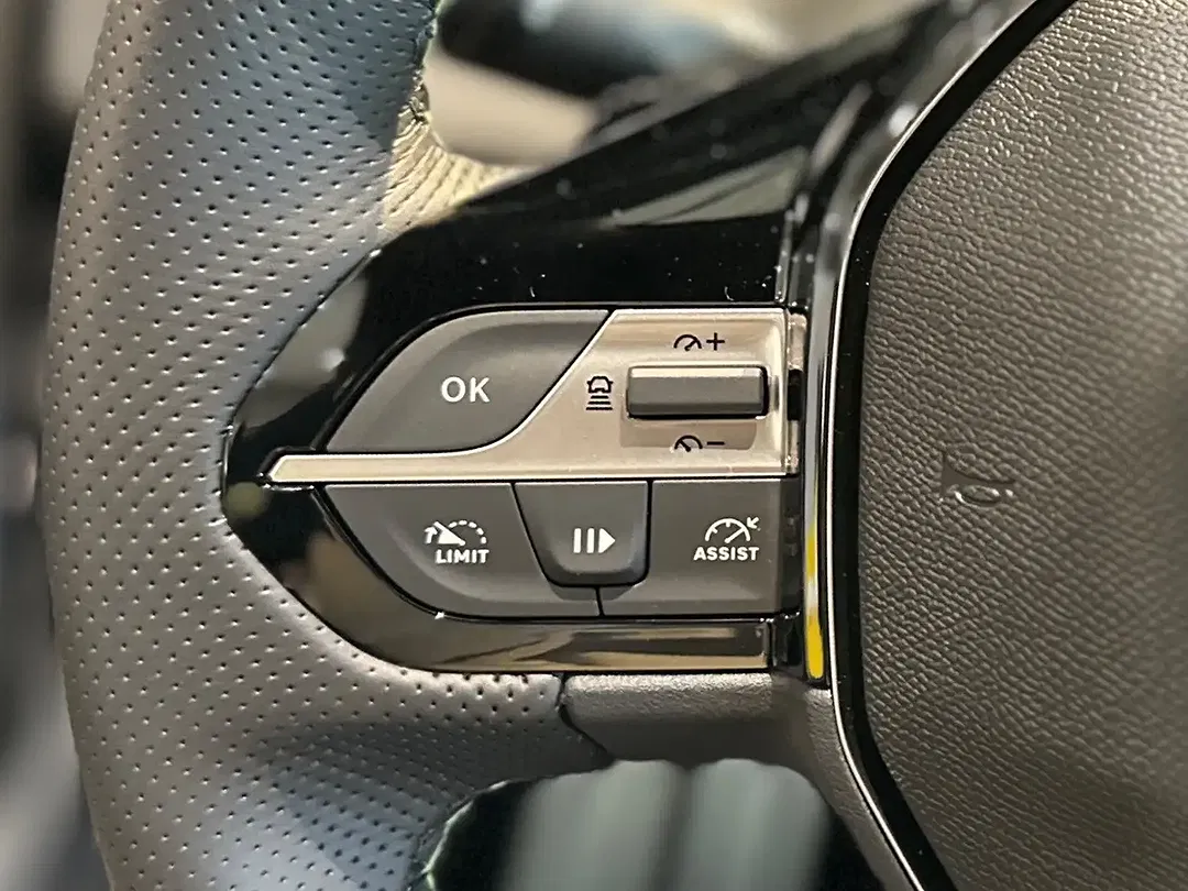 Peugeot 308 - Thumbnail 12
