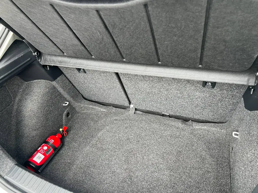 SEAT Ibiza - Thumbnail 11
